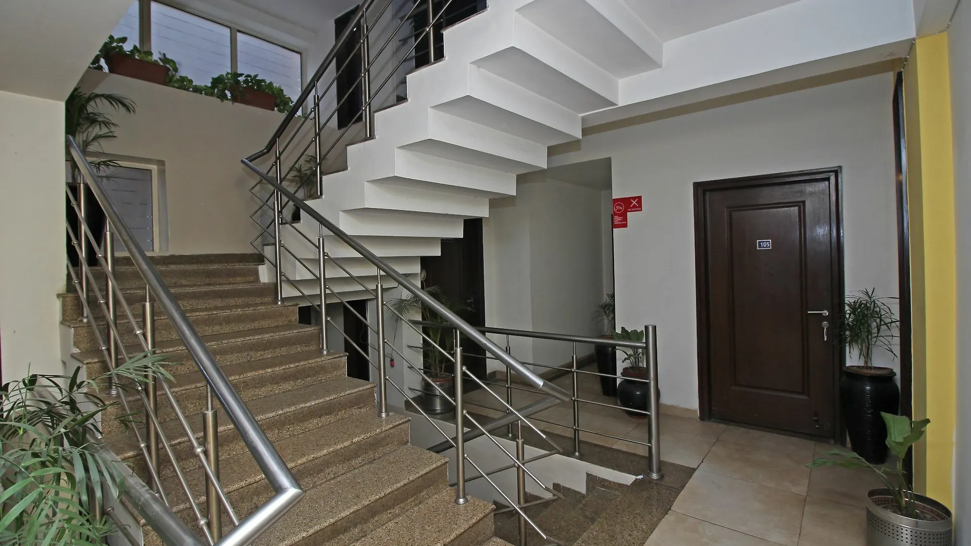 Oyo 8526 Sd Royal Inn Gurgáon Szálloda