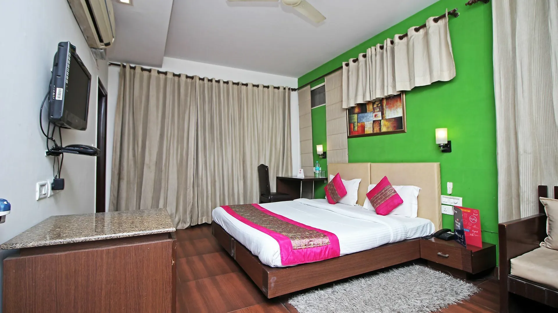 Oyo 8526 Sd Royal Inn Gurgáon