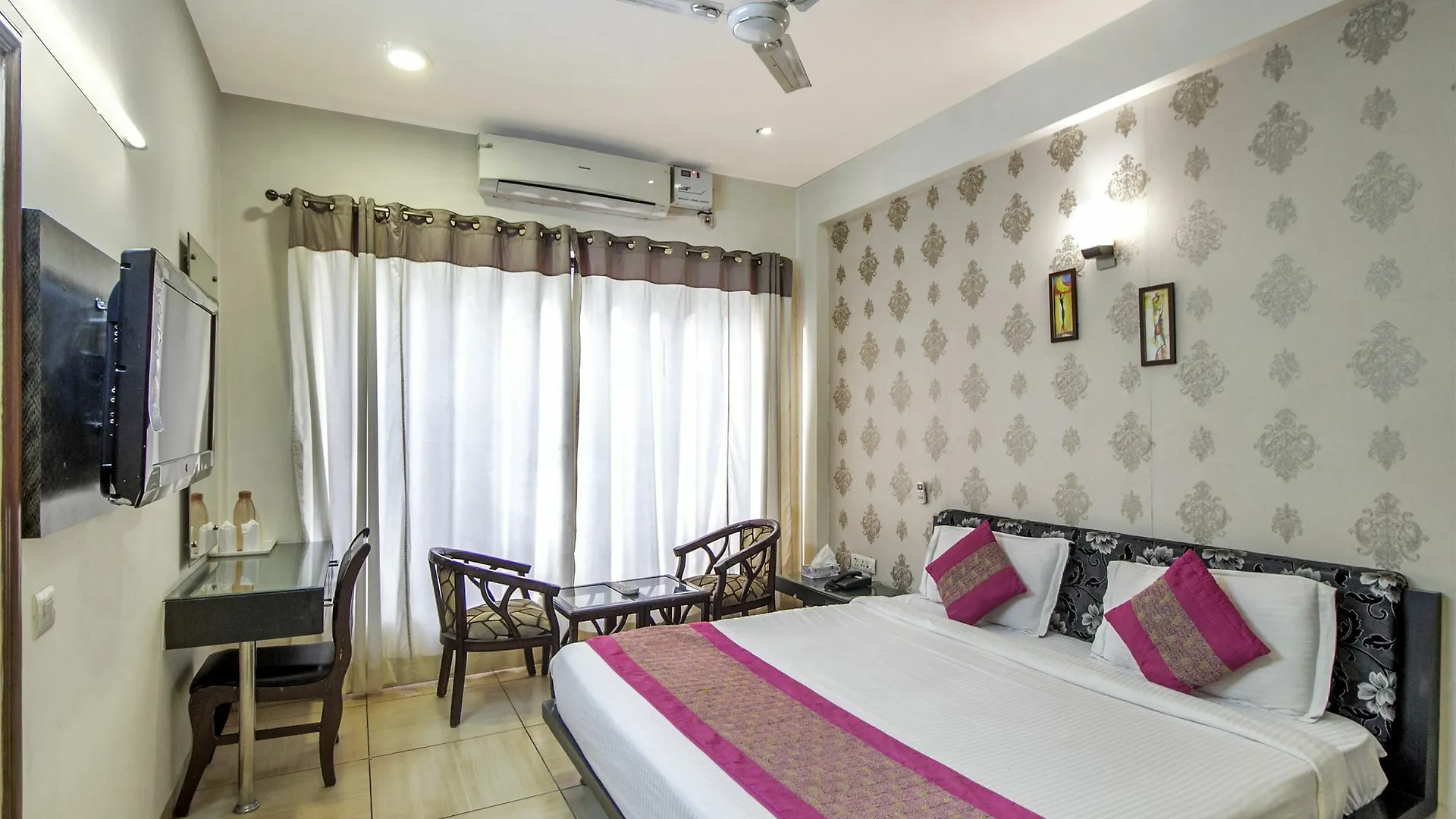 Hotel Oyo 8526 Sd Royal Inn Gurgaon